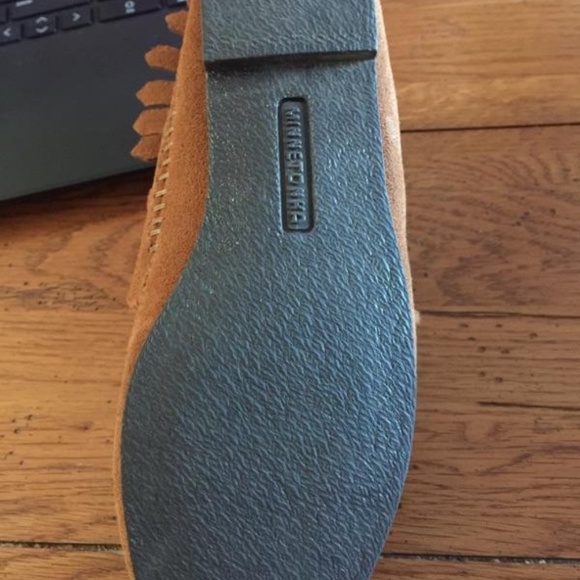 MINNETONKA MOCCASINS Size 6.5 - Picture 5 of 5